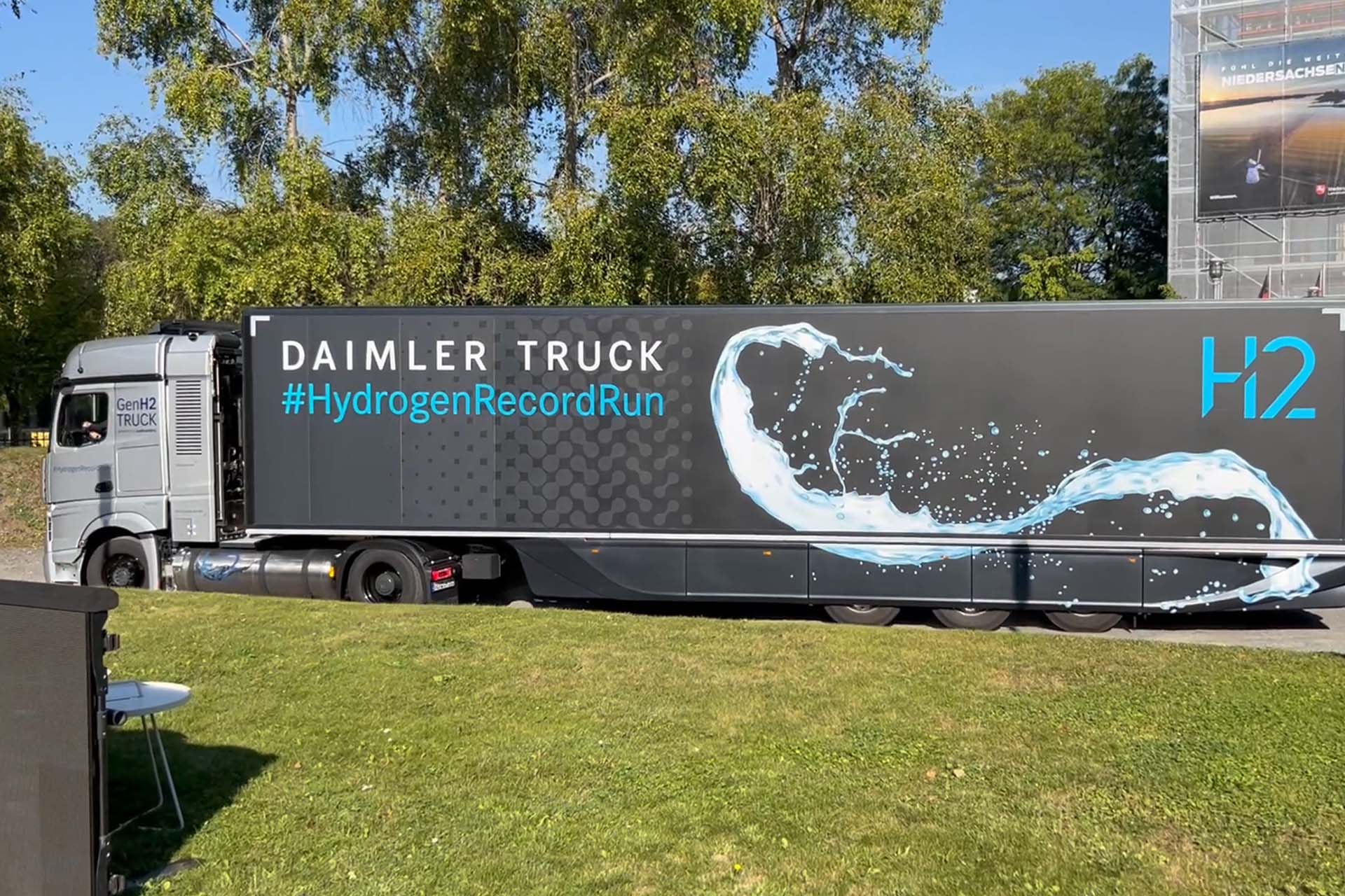 Dejero and Livecast capture landmark Daimler Truck’s GenH2 Truck Hydrogen Record Run